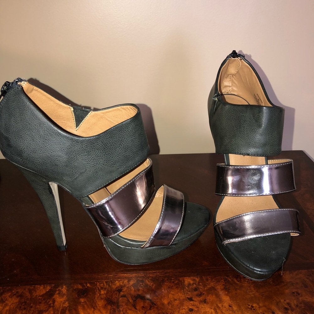 Madden Girl heel NWT